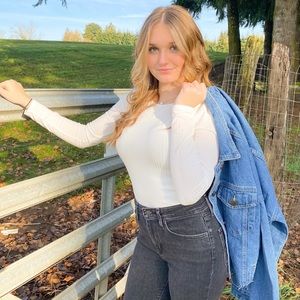 Meet your Posher, Rebecca